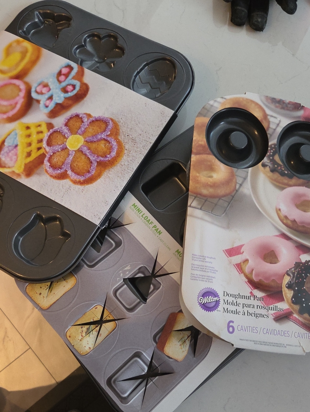 Bakeware molds (donut and shaped baking pans) Lot Of 3